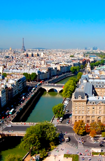 Vue de Paris : la Seine, ses ponts et la Tour Eiffel