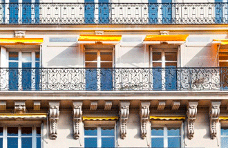 vue d'appartements parisiens avec terrasses